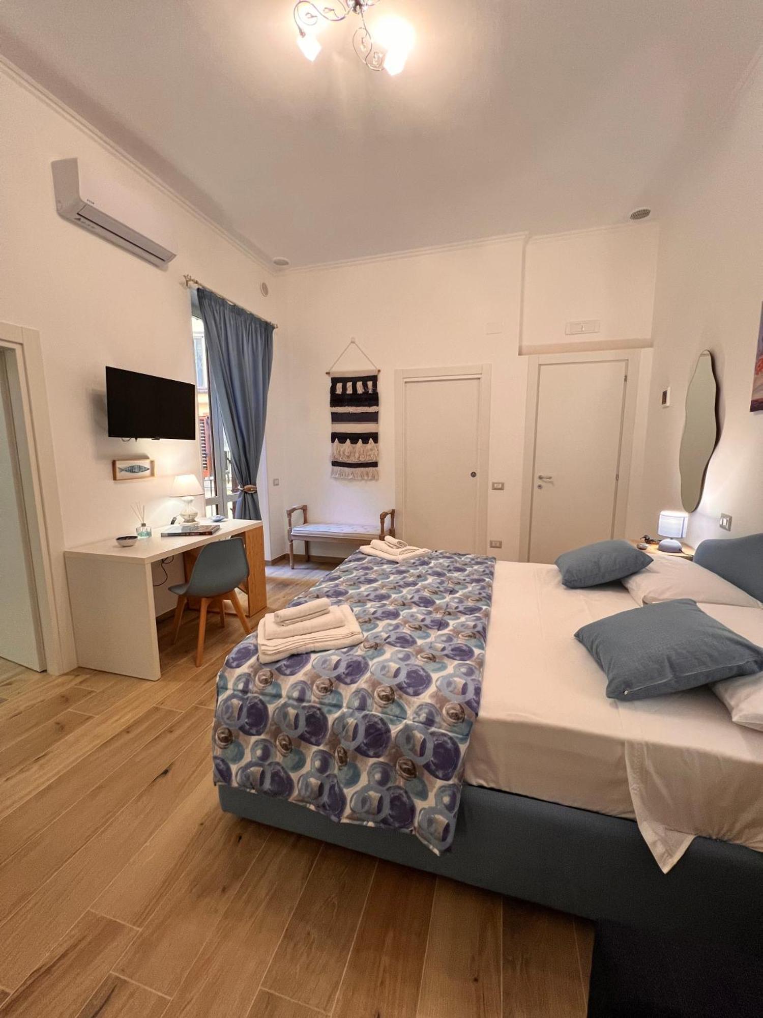 Eric'S House Διαμέρισμα Σαλέρνο Εξωτερικό φωτογραφία