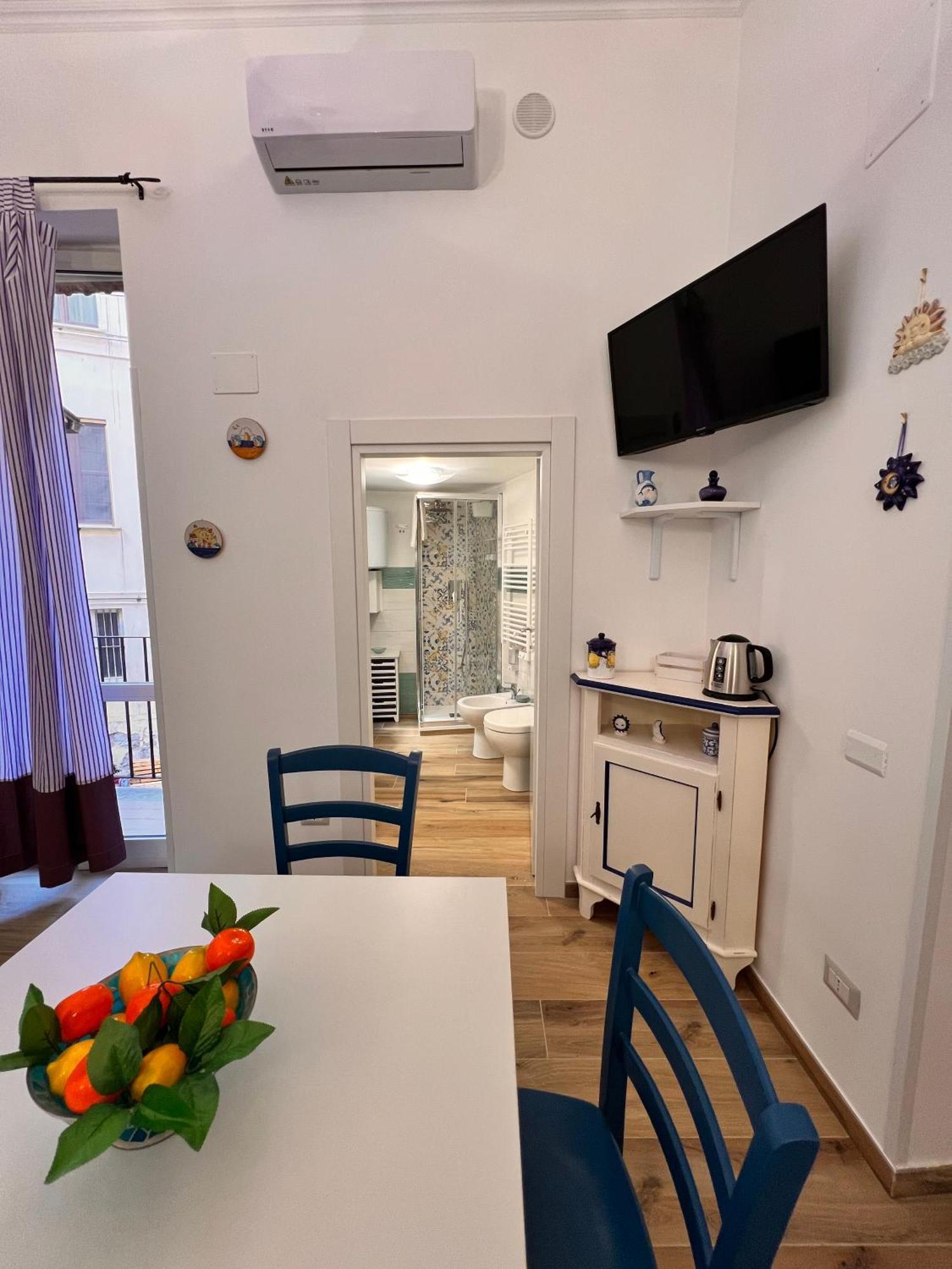 Eric'S House Διαμέρισμα Σαλέρνο Εξωτερικό φωτογραφία